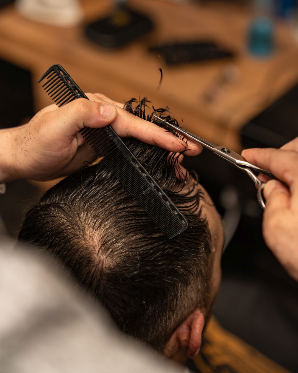 szakállvágás részlet